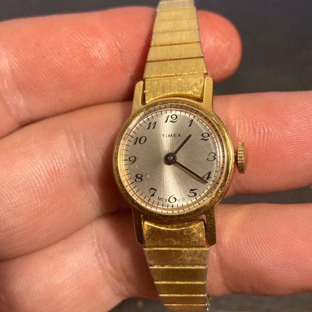 Vintage Ladies Womens Timex Watch Gold Tone